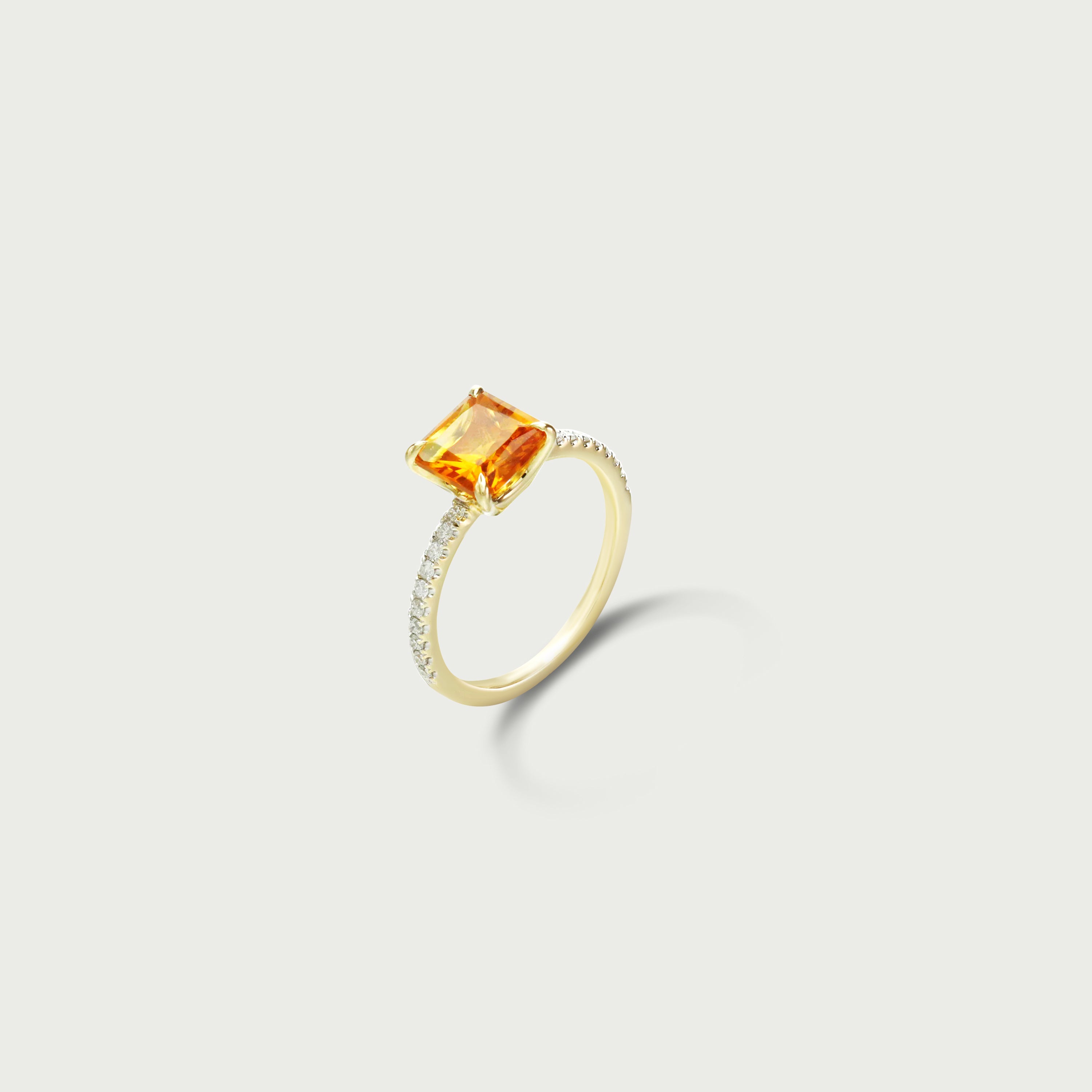 Serene Light Citrine Soliatire Ring