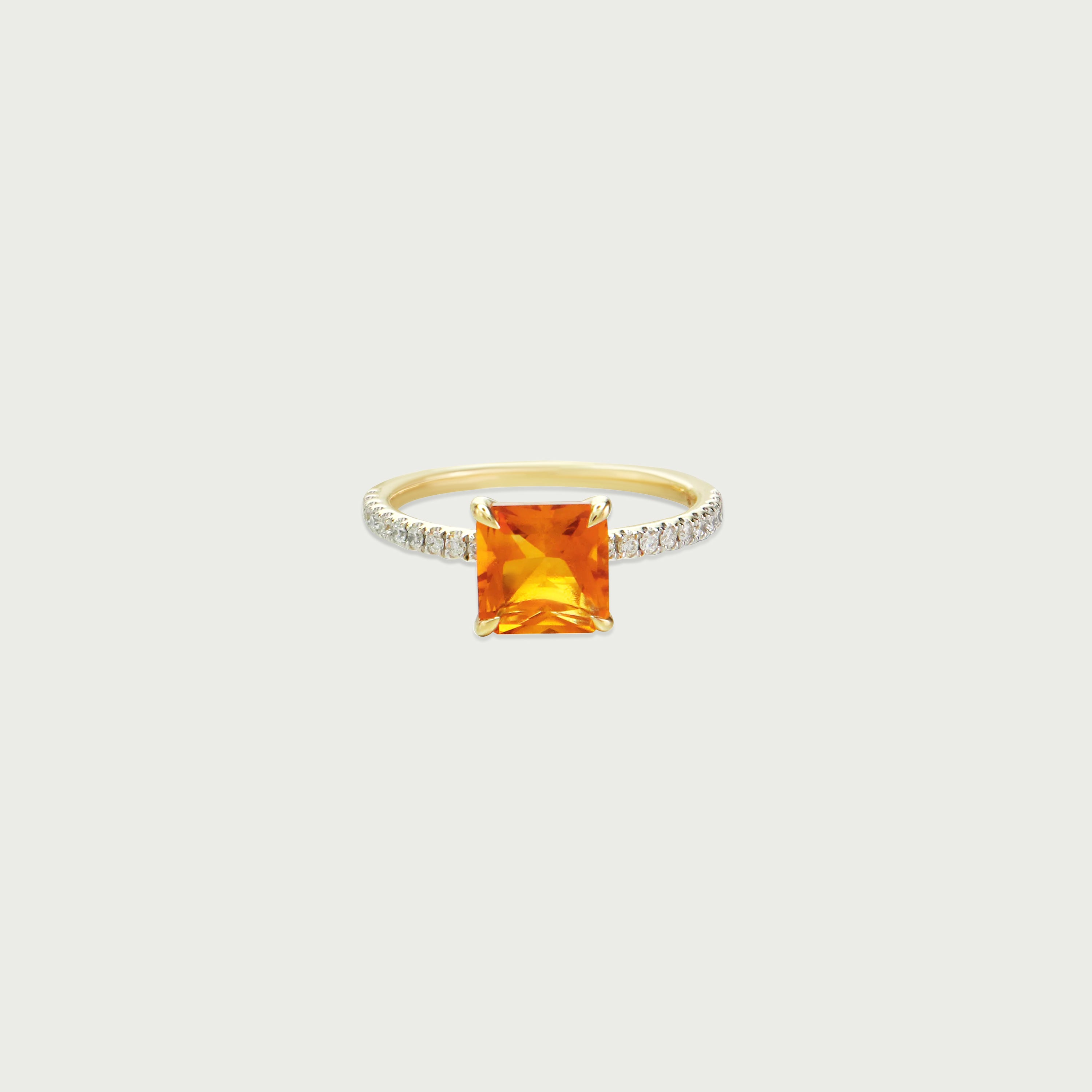 Serene Light Citrine Soliatire Ring