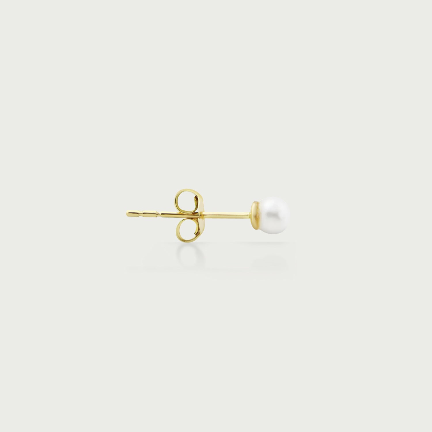 Isla Pearl Stud Earrings