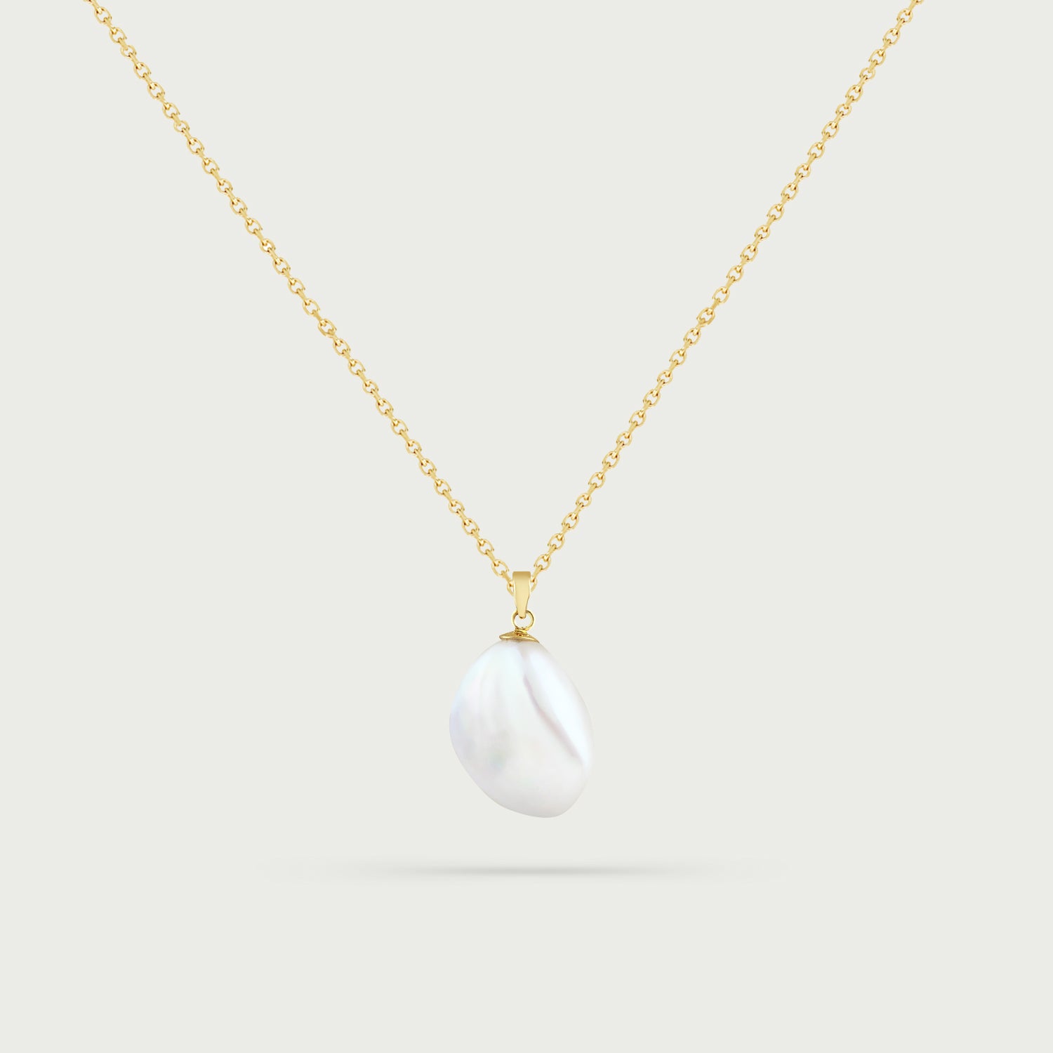 In Deep Light Pearl Necklace