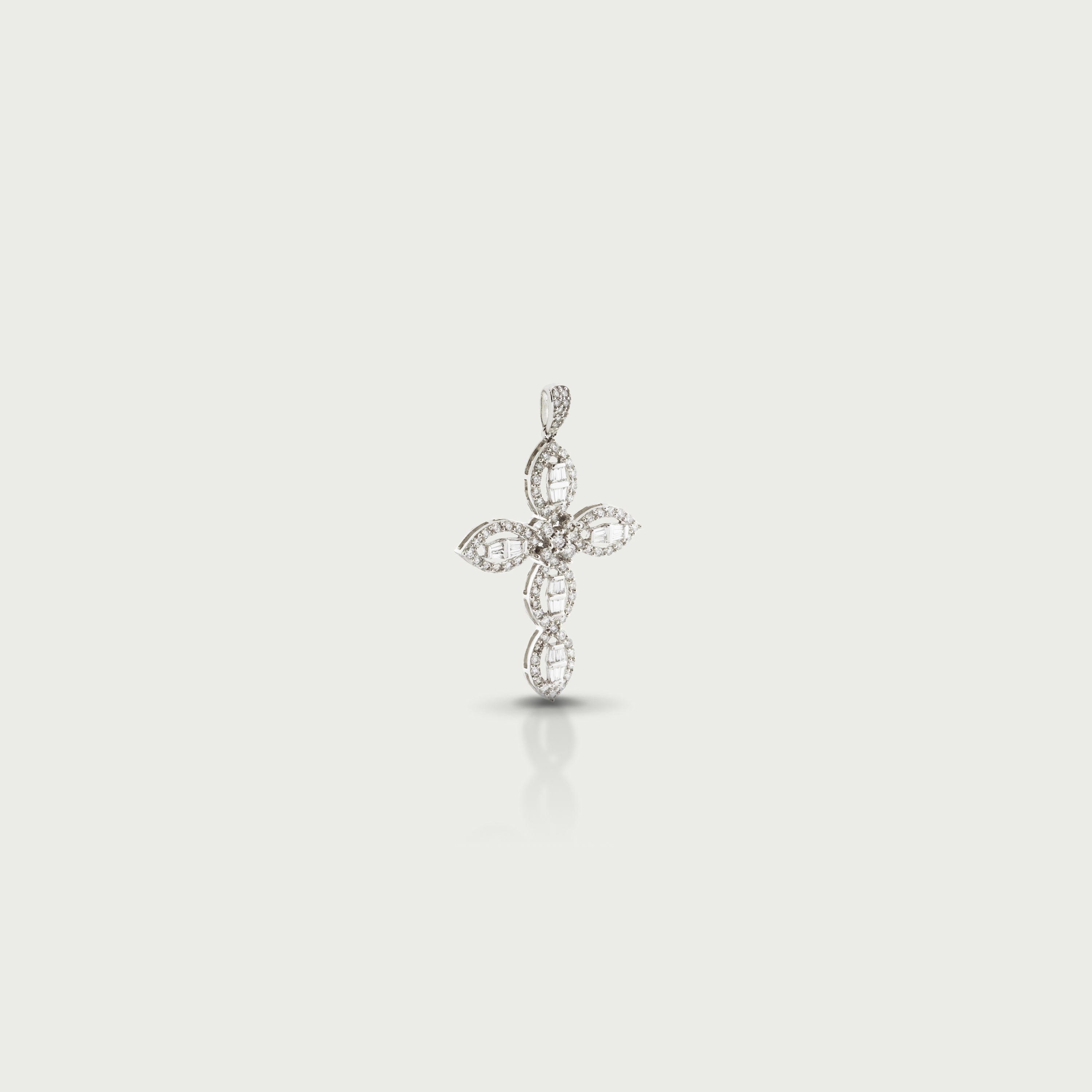 Amariné Cross Diamond Pendant