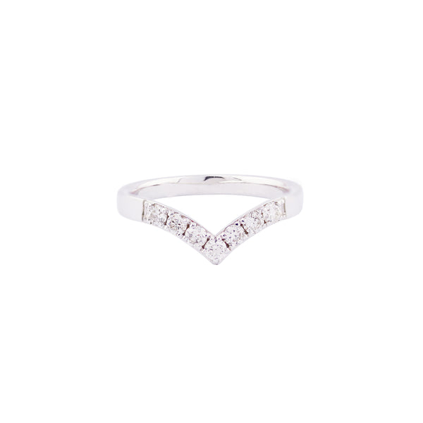 Round-Cut Diamond V-Shaped Half Eternity Ring