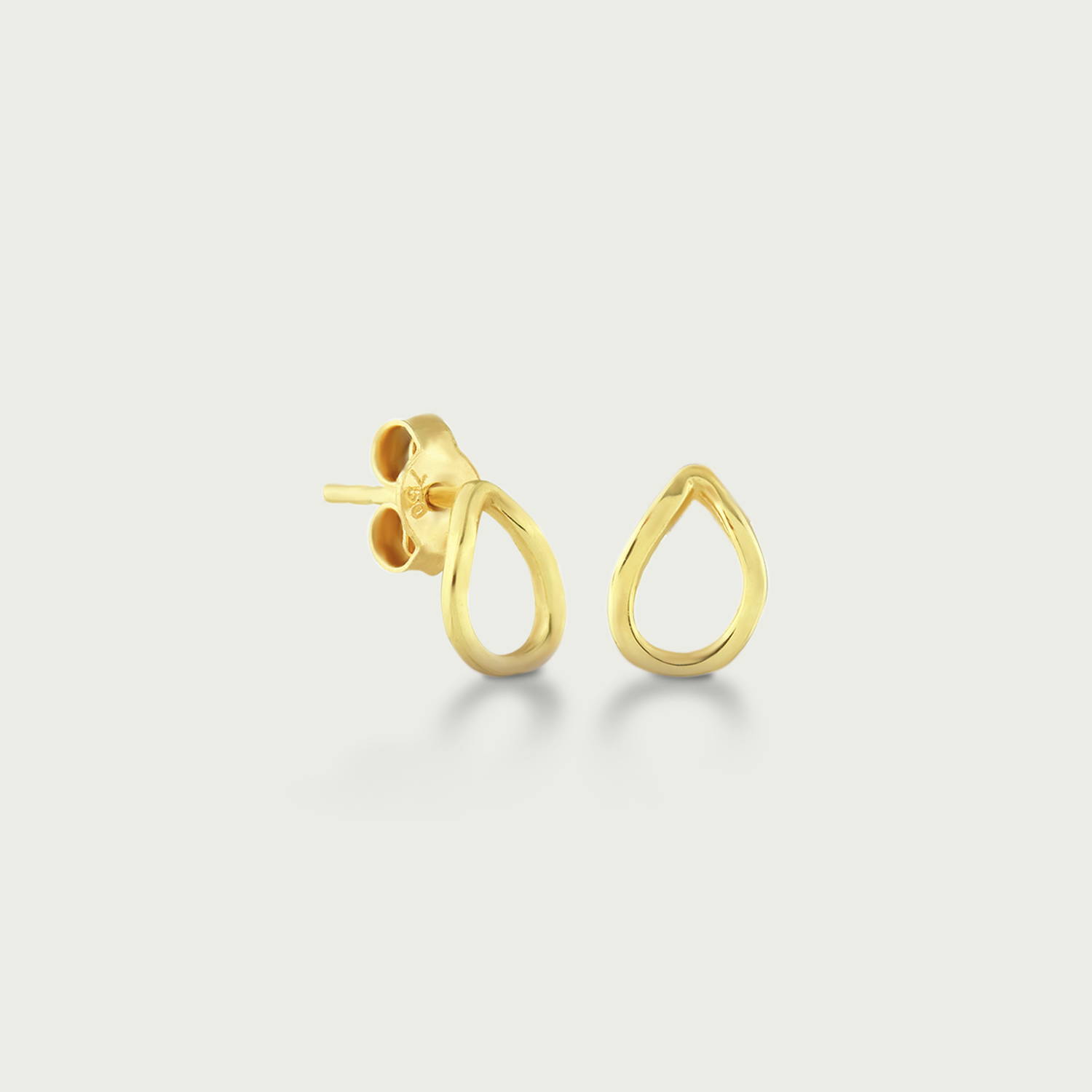Clock-Out Chic Oval Gold Stud Earrings
