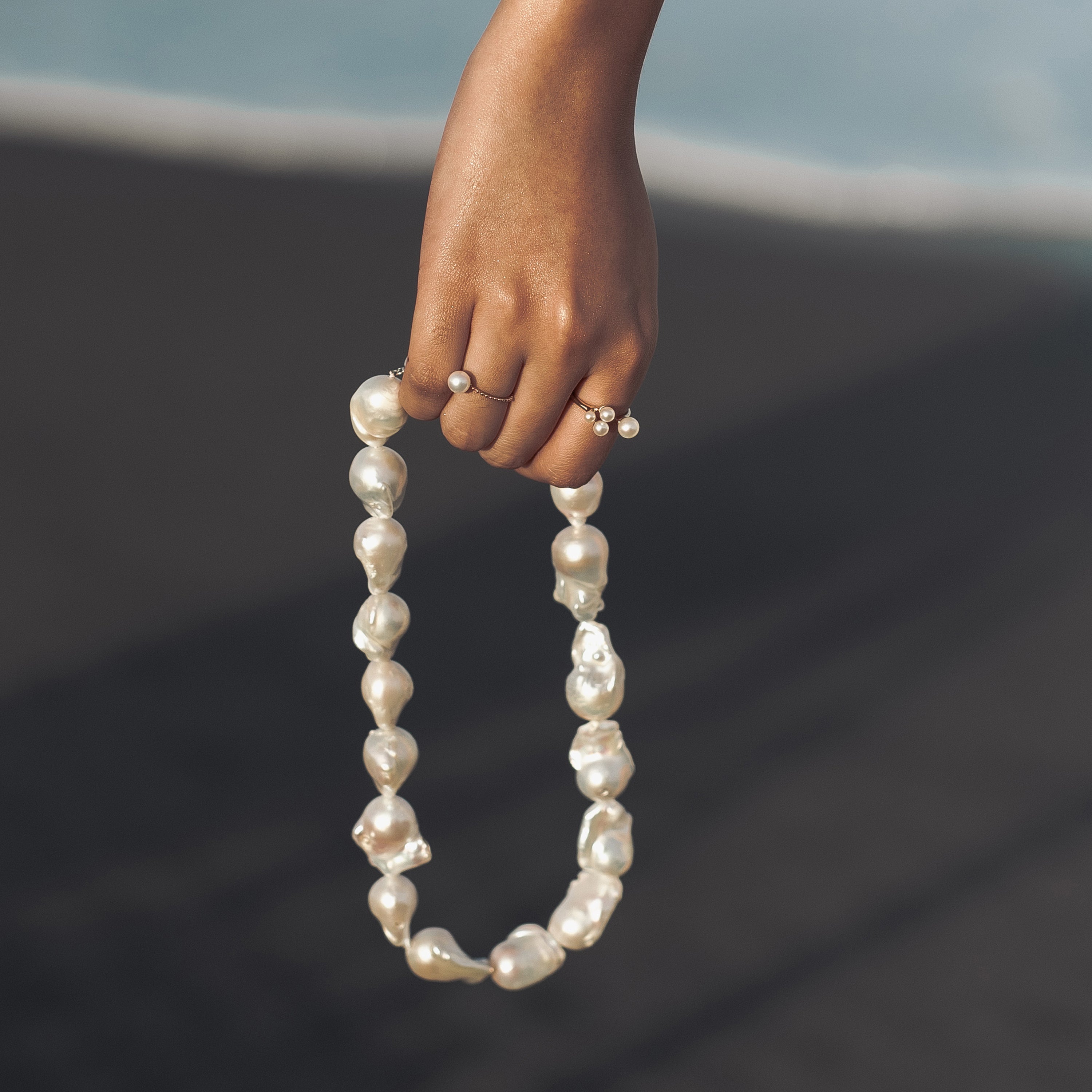 Sunkissed Abyss Pearl Necklace