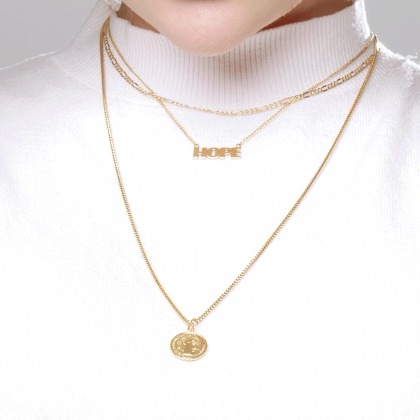 Freya Classic Name Necklace in Yellow Gold
