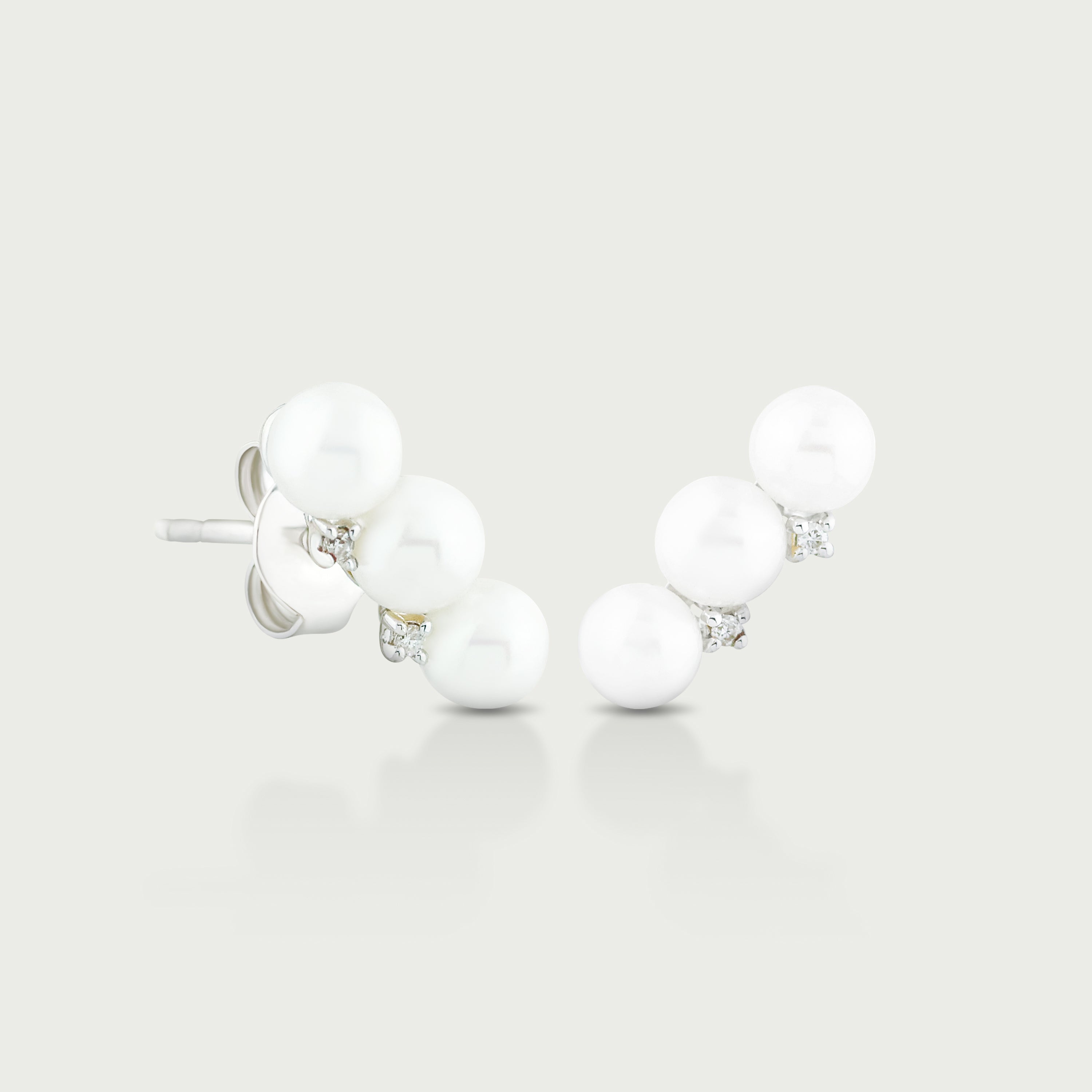 Catch the Breeze Pearl Stud Earrings