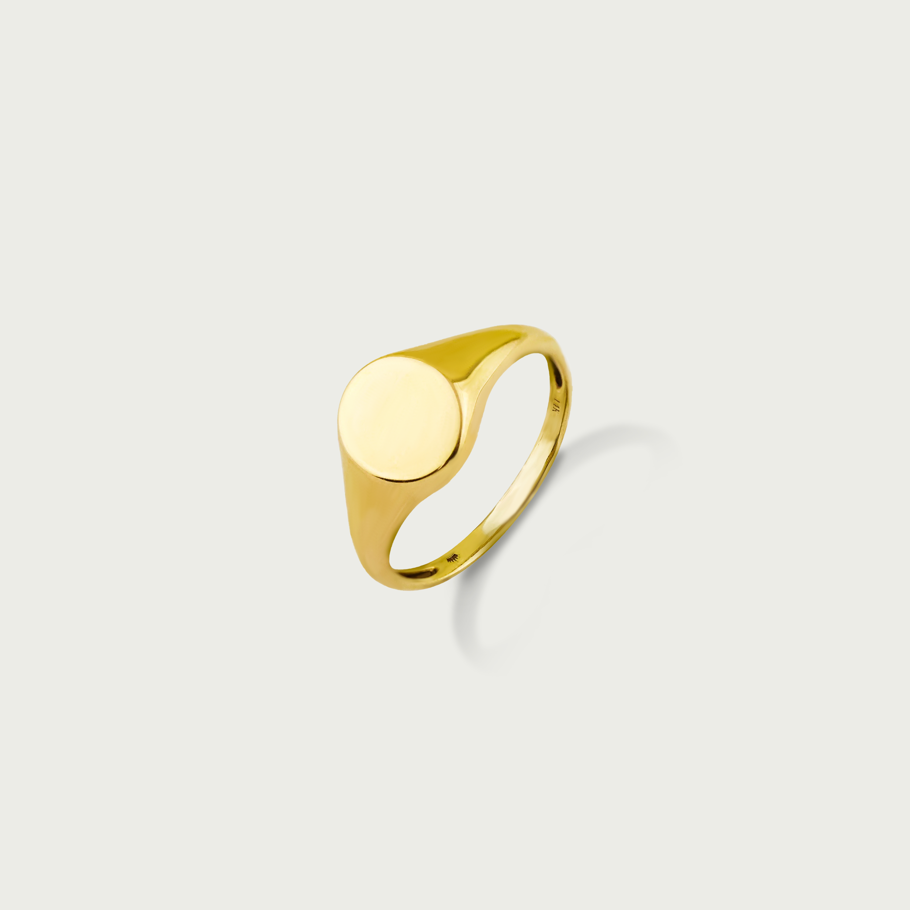 Centerstage Round Gold Ring