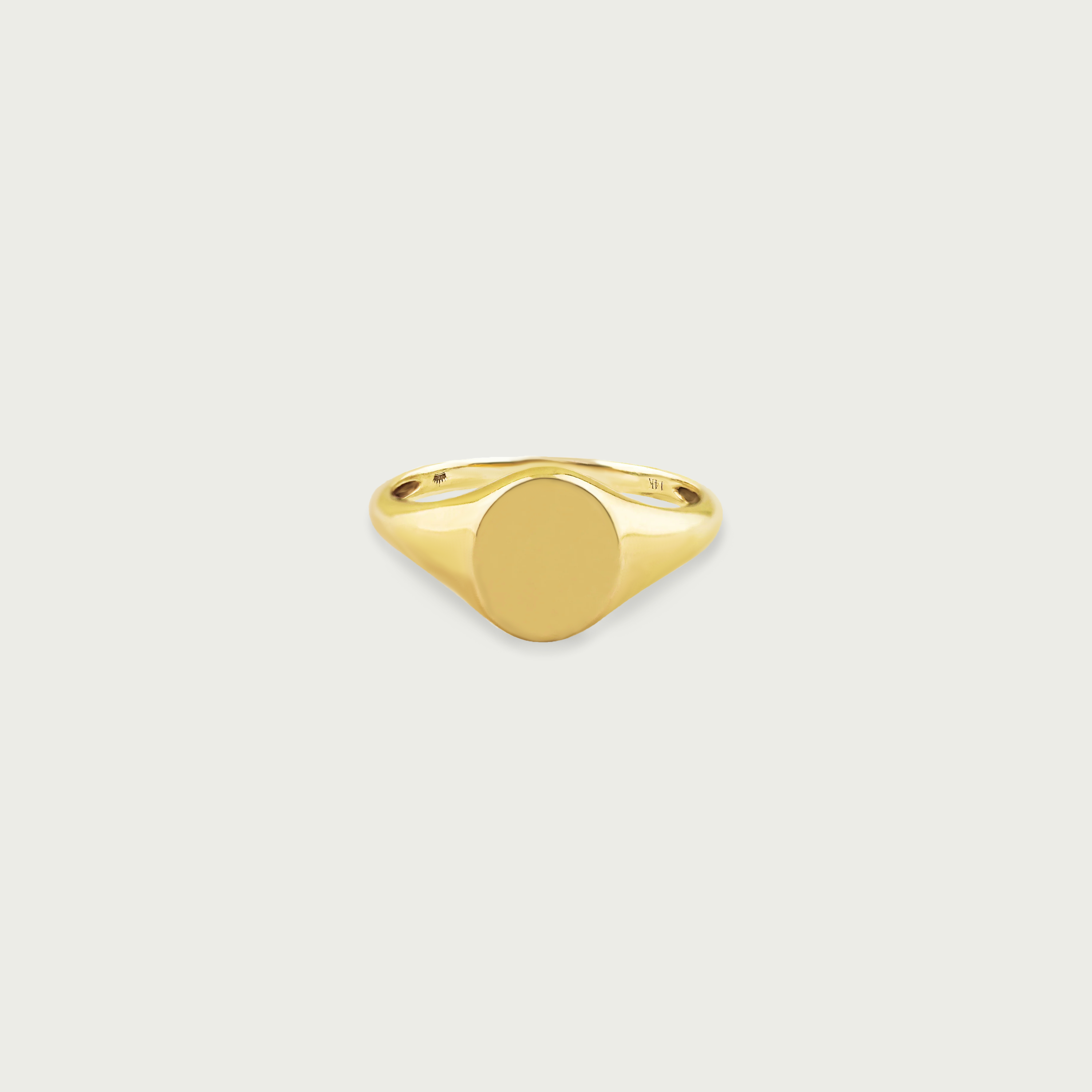 Centerstage Round Gold Ring