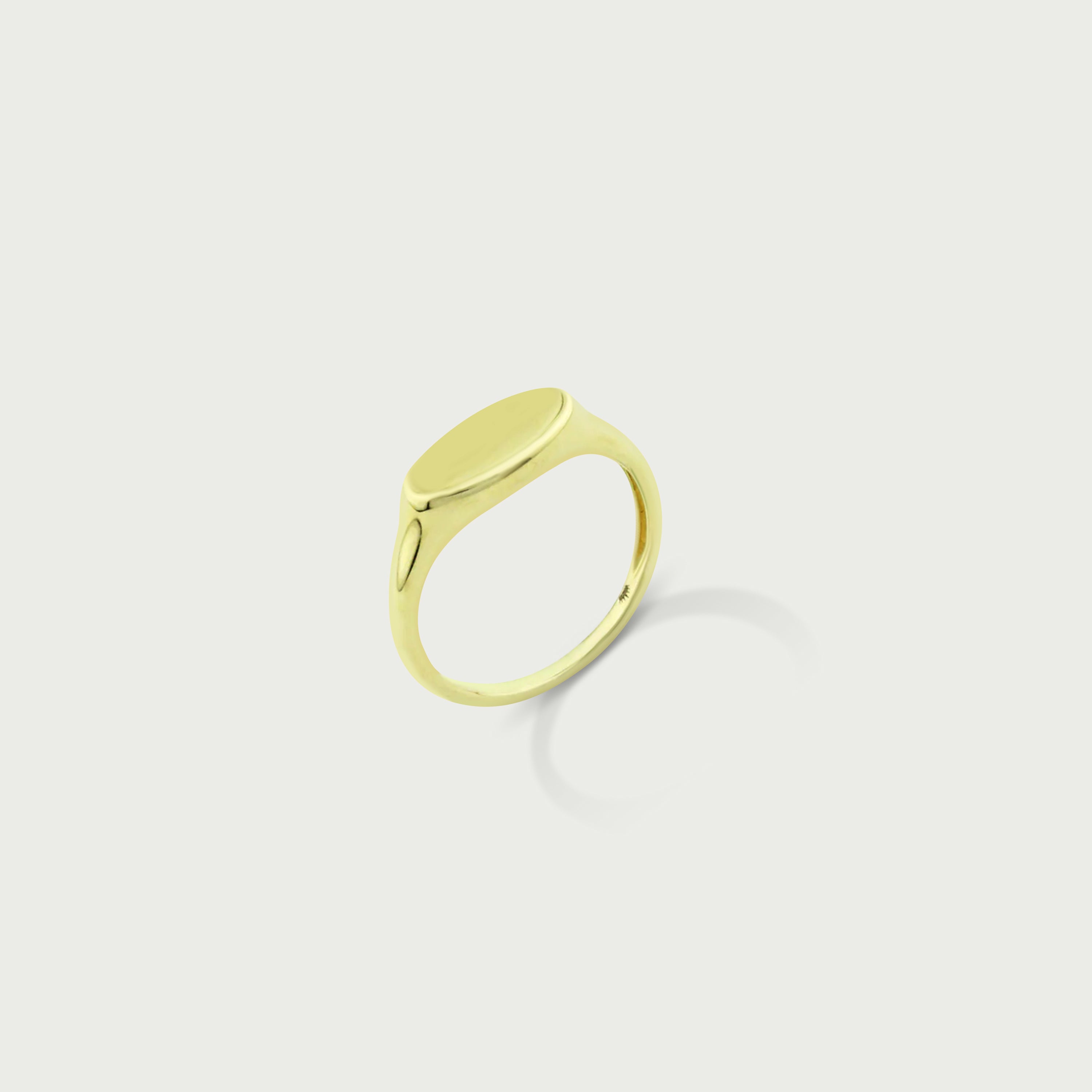 Centerstage Oval Gold Ring