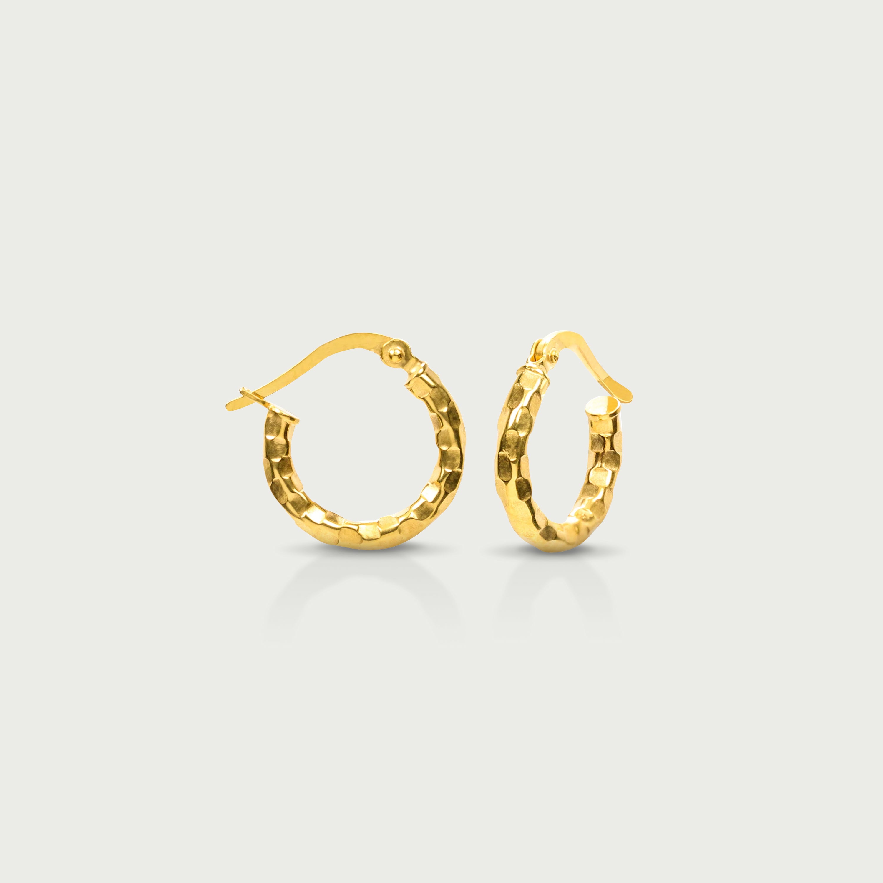 Chic Aura Gold Hoop Earrings