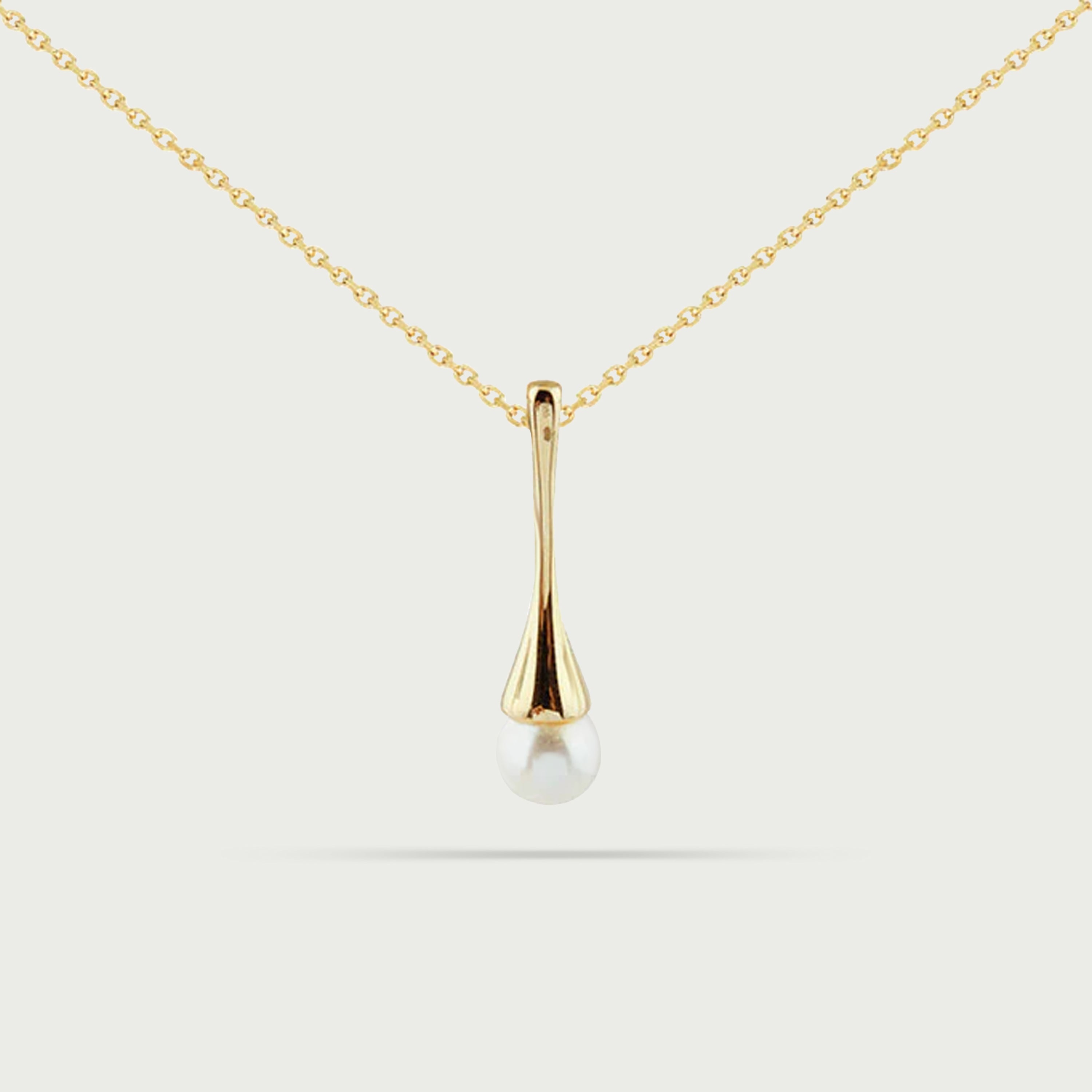 Opulent Shore Gold and Pearl  Necklace