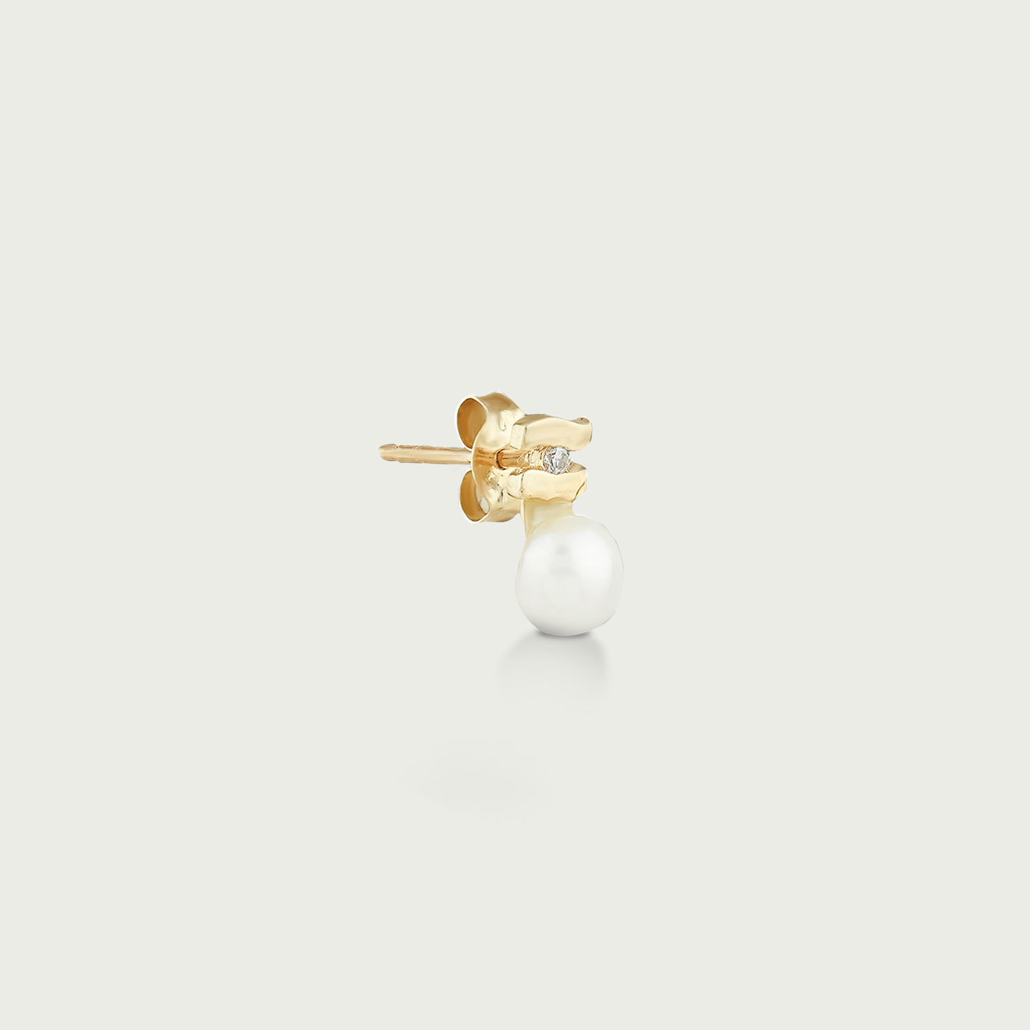 Petite Pop Pearl Stud Earrings