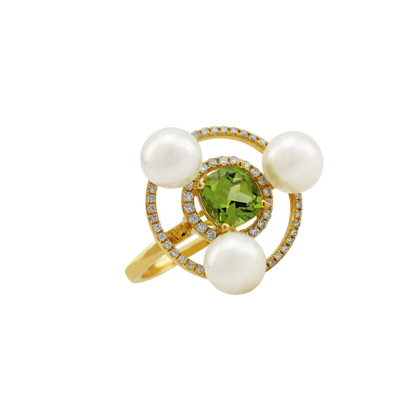 White South Sea Pearl with Peridot Ring in 14K Yellow Gold